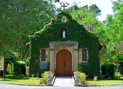 Kaplica Matki Boskiej Karmiącej, Drzewa, Saint Augustine, Floryda, Stany Zjednoczone