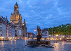 Niemcy, Drezno, Kościół Marii Panny, Frauenkirche, Domy, Pomnik, Światła