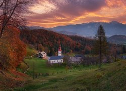 Słowenia, Góry, Dolina, Kościół, Jesień, Drzewa