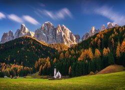 Kościół św. Jana, Las, Dolina Val di Funes, Masyw Odle, Góry, Dolomity, Włochy