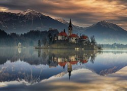 Góry, Jezioro Bled, Odbicie, Wyspa Blejski Otok, Kościół Zwiastowania Marii Panny, Góry, Alpy Julijskie, Słowenia