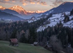 Góry, Alpy, Drzewa, Domy, Śnieg, Gmina Arzl im Pitztal, Austria