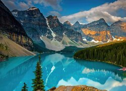Kanada, Alberta, Park Narodowy Banff, Jezioro, Moraine Lake, Góry, Drzewa, Chmury