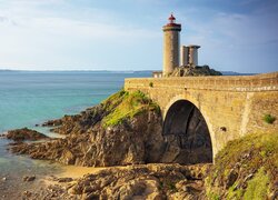 Latarnia morska Phare du Petit Minou na wybrzeżu Bretanii