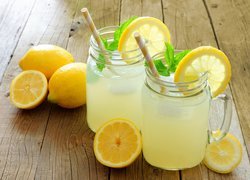 Lemoniada z cytrynami