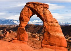 Park Narodowy Arches, Góry, Łuk skalny, Delicate Arch, Stan Utah, Stany Zjednoczone