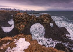 Morze, Góry, Skały, Łuk Gatklettur, Półwsysep Snaefellsnes, Arnarstapi, Islandia