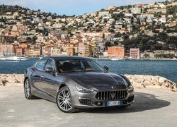 Maserati Ghibli GranLusso