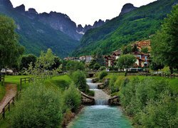 Miejscowość Molveno w Południowym Tyrolu