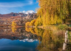 Francja, La Roche de Rame, Góry, Jezioro Lac de la Roche de Rame, Las, Drzewa, Jesień, Odbicie