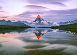 Góry, Alpy Pennińskie, Szczyt Matterhorn, Jezioro Stellisee, Odbicie, Niebo, Chmury, Szwajcaria