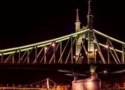 Oświetlony, Most Wolności, Budapeszt, Węgry, Noc