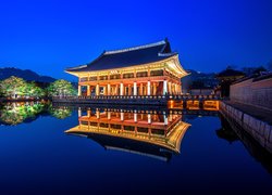 Pałac Gyeongbokgung, Noc, Drzewa, Staw, Światła, Odbicie, Seul, Korea Południowa