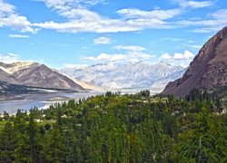 Park Narodowy Deosai, Dolina Skardu, Pakistan, Góry Karakorum, Rzeka, Drzewa