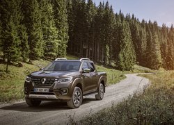 Renault Alaskan rocznik 2017