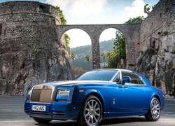 Niebieski, Rolls=Royce Phantom Coupe, Mury