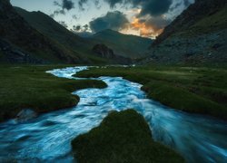 Rzeka Tash Rabat, Góry, Obwód naryński, Kirgistan
