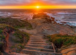 Zachód słońca, Morze, Schody, Plaża, Pescadero State Beach, Rośliny, Kalifornia, Stany Zjednoczone