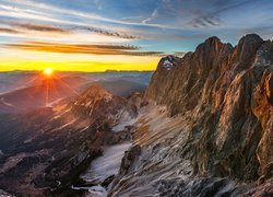 Austria, Styria, Góry, Szczyt, Hoher Dachstein, Dolina, Drzewa, Zachód słońca