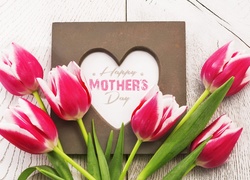Sześć czerwonych tulipanów z życzeniami na Dzień Matki