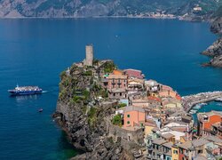Vernazza nad Morzem Liguryjskim na wybrzeżu Cinque Terre