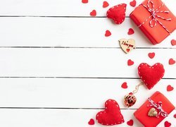 Walentynkowe serca i prezenty