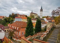 Widok na domy i katedrę św. Szczepana w Litomierzycach