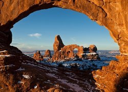 Stany Zjednoczone, Stan Utah, Park Narodowy Arches, Formacja Turret Arch, Łuki, Skalne, Zima