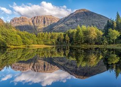 Szkocja, Region Argyll, Góry Glencoe, Szczyt Bidean nam Bian, Jezioro, Grzewa