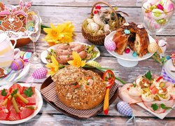 Wielkanoc, Śniadanie, Jajka, Pisanki, Babka, Chleb, Kiełbasa, Żonkile