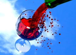 Wino nalewane do kieliszka w grafice 3D