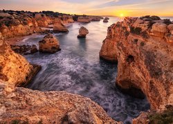 Portugalia, Wybrzeże, Algarve, Skały, Promienie słońca, Morze