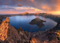 Park Narodowy Jeziora Kraterowego, Góry, Jezioro Kraterowe, Wyspa Czarodzieja, Chmury, Stan Oregon, Stany Zjednoczone