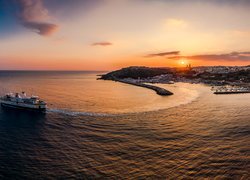Morze, Zachód słońca, Statek, Mgarr, Wyspa Gozo, Malta