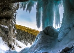 Zima, Zamarznięty, Wodospad, Panther Falls, Sople, Skały, Park Narodowy Jasper, Prowincja Alberta, Kanada