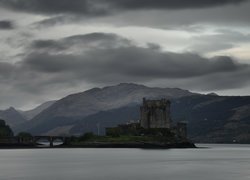 Zamek Eilean Donan na wyspie Loch Duich w Szkocji