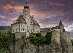 Austria, Zamek Schonbuhel, Skała, Drzewa, Niebo, Chmury, Zachód słońca