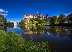 Zamek Sigmaringen nad Dunajem w kraju związkowym Badenia-Wirtembergia