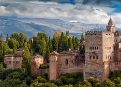 Góry, Niebo, Drzewa, Pałac Alhambra, Granada, Hiszpania