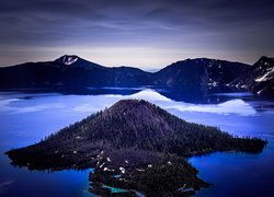Stany Zjednoczone, Oregon, Park Narodowy Jeziora Kraterowego, Jezioro Kraterowe, Wyspa Czarodzieja, Góry