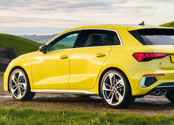 Żółte Audi S3 Sportback rocznik 2020