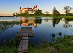 Zamek Lacko, Läckö Slott, Miejscowość Lidkoping, Szwecja, Jezioro Wener, Pomost