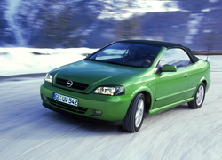 Zielony, Opel Astra Bertone