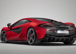 Czerwony McLaren 570S rocznik 2016