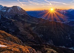 Wschód słońca, Promienie słońca, Góry, Alpy Salzburskie, Masyw Dachstein, Austria