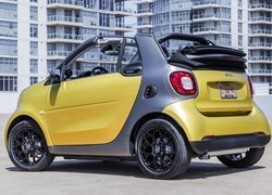 Żółty, Smart Fortwo Cabrio, 2017, Wieżowce