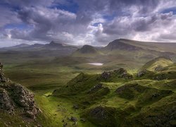 Wyspa Skye, Szkocja, Góry, Jezioro, Kamienie, Skały, Roślinność