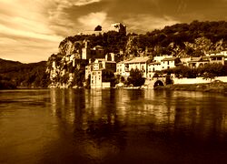 Sepia