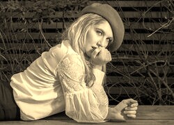 Sepia