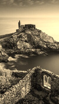 Sepia